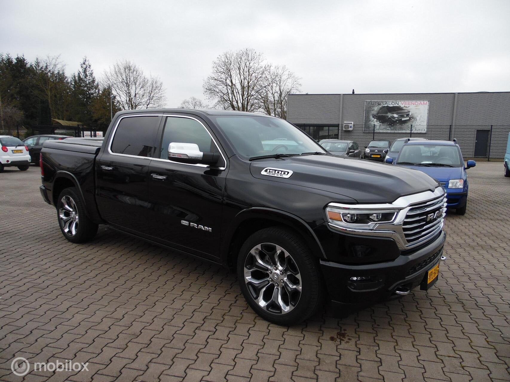 Dodge Ram 1500 4X4 5.7 V8 4x4 Crew Cab Long Horn Full Option, Automaat, 5654 cc, Zwart, RAM 1500