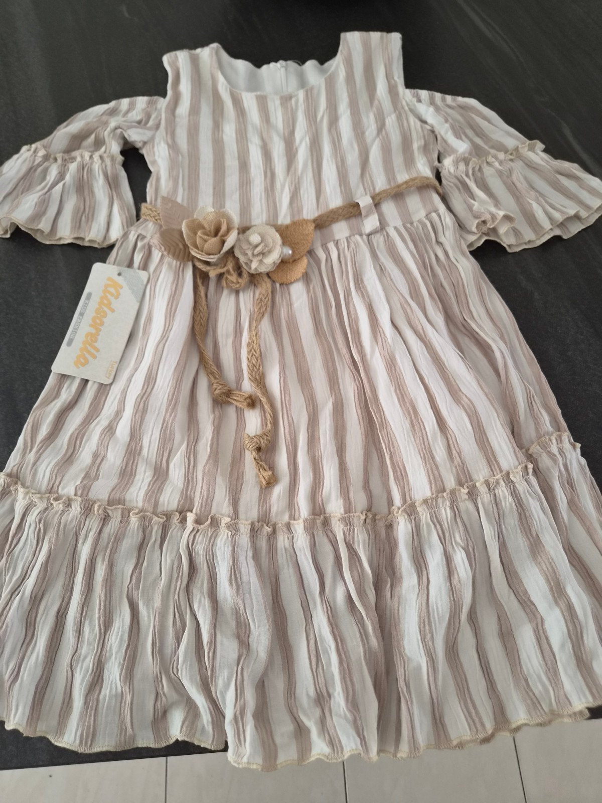 Kidsarella prachtige gestreepte jurk met riem en bloemen, Ophalen of Verzenden, Nieuw, Kidsarella, Meisje
