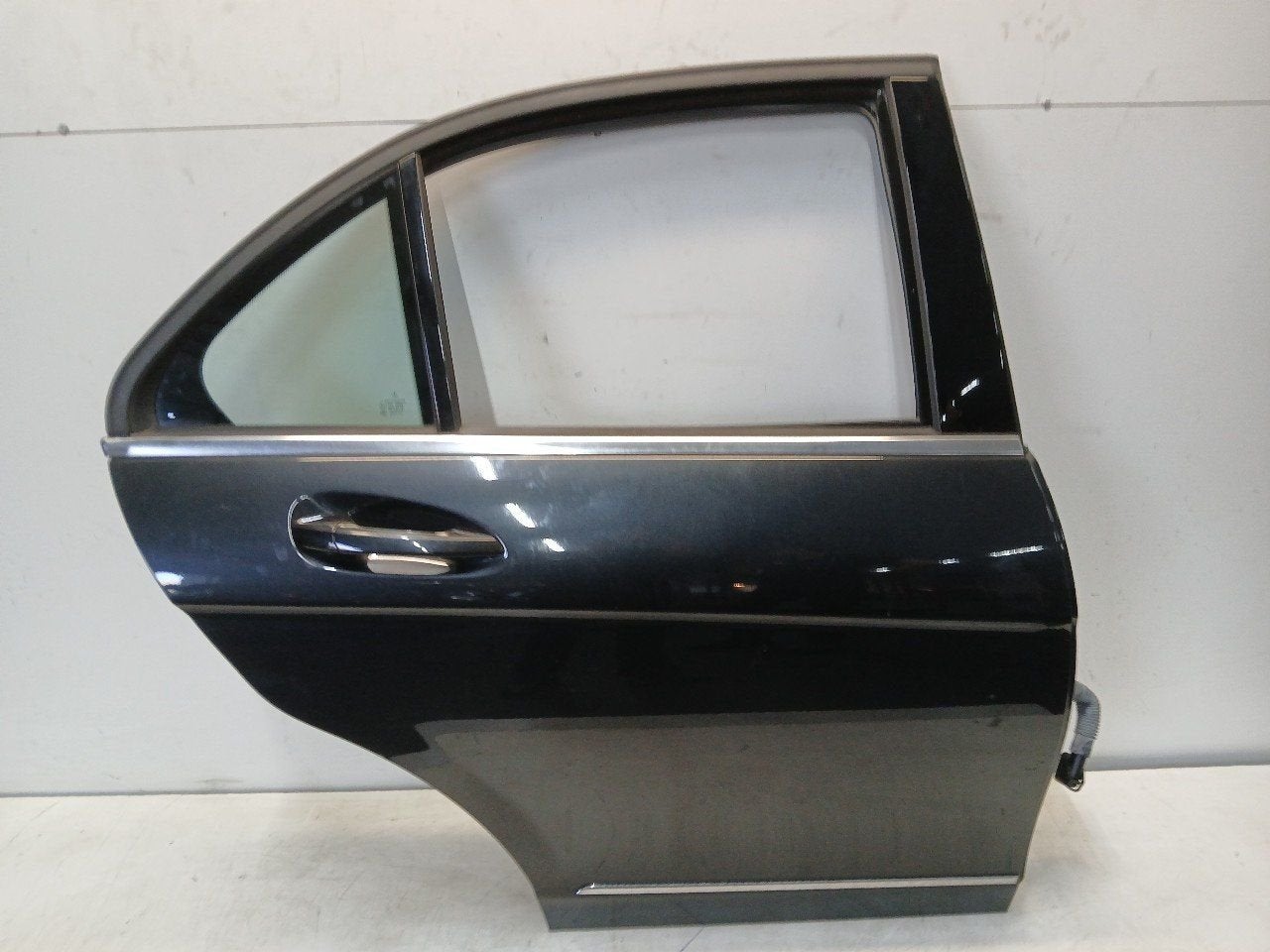 Portier rechts achter Mercedes-Benz C-Klasse, Onderdelen@venauto.nl, Van der Ven Autorecycling B.V., Gebruikt, Ettenseweg 76, 4706 PB Roosendaal, The Netherlands