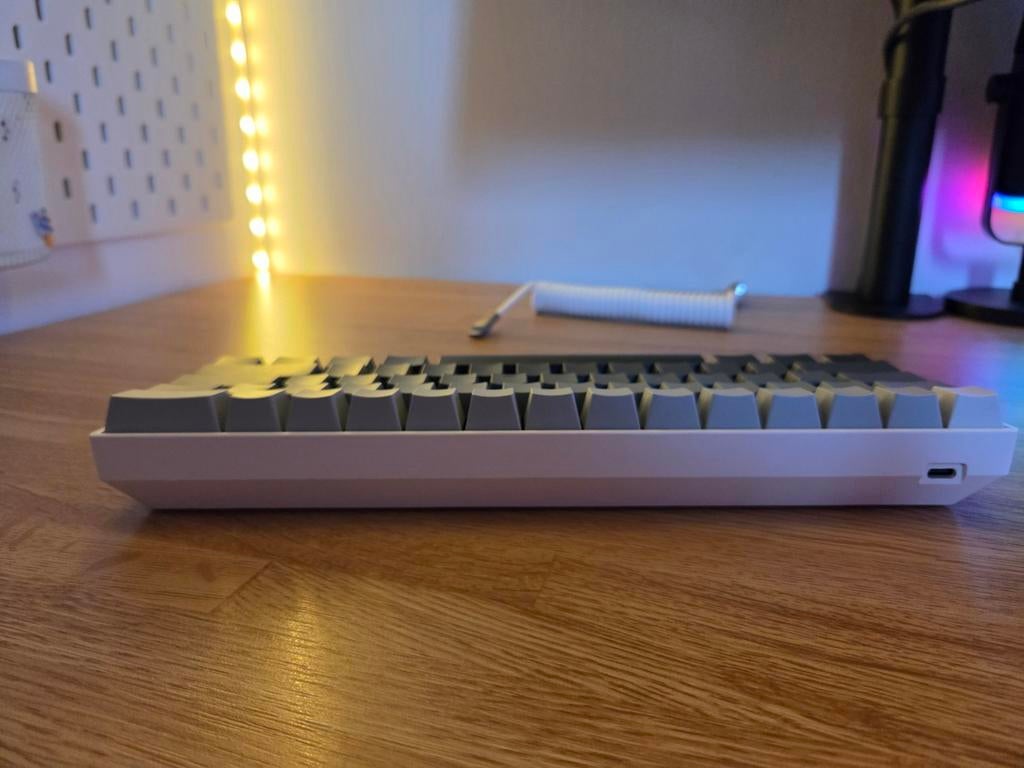 Custom gaming keyboard/toetsenbord., Computers en Software, Toetsenborden, Gebruikt, Ophalen of Verzenden, Qwerty, Bedraad