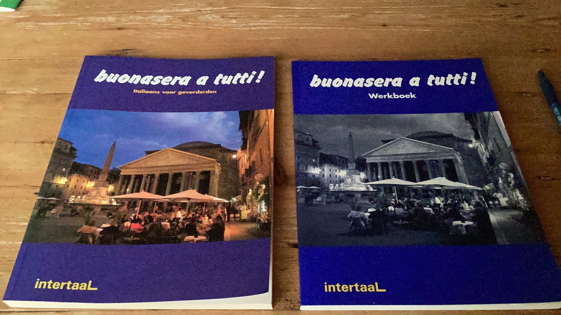 BUENASERA A TUTTI! - Italiaans voor gevorderden & werkboek, Ophalen of Verzenden, Beta, Zo goed als nieuw