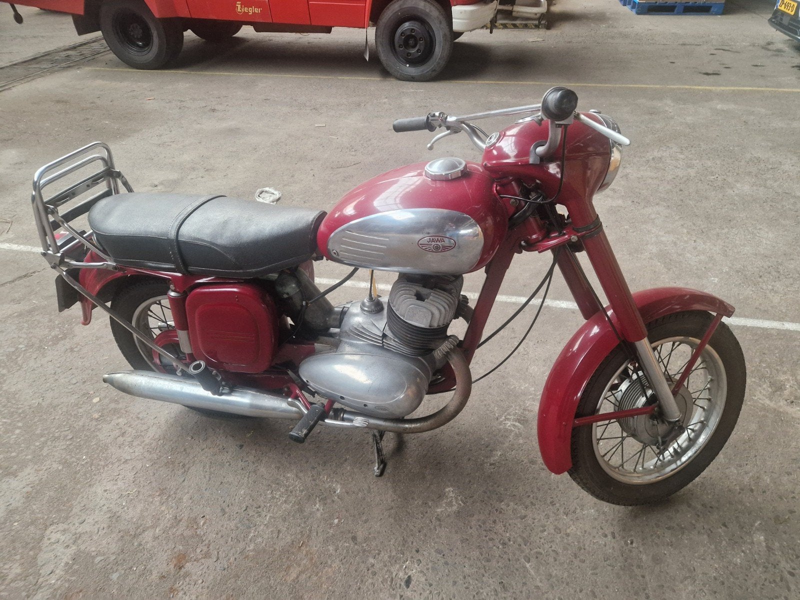 Jawa 350cc 2 cilinder oldtimer, Auto's, Oldtimers, Overige carrosserieën, 1196 cc, Origineel Nederlands, Handgeschakeld