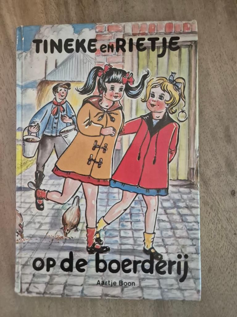 Tineke en Rietje op de boerderij - Aartje Boon, Ophalen of Verzenden, Gelezen, Aartje Boon, Fictie algemeen