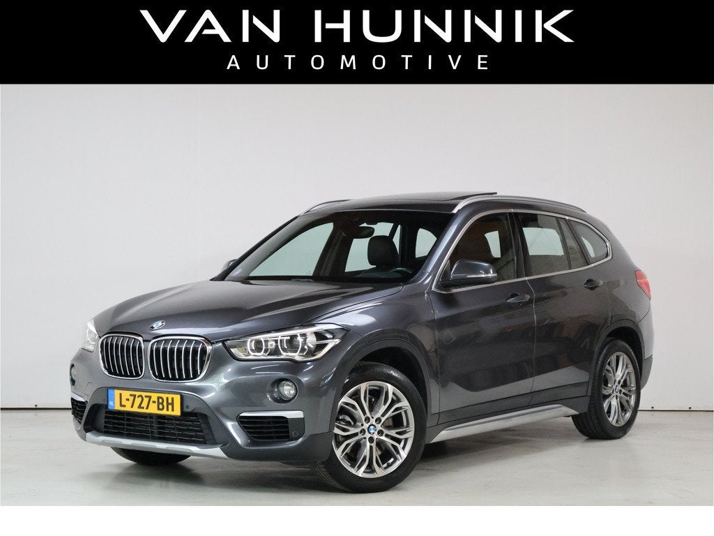 BMW X1 sDrive20i High Ex | Pano | H&K | Trekhaak | Leder | C, 1998 cc, Leder, Bedrijf, 84 €/maand