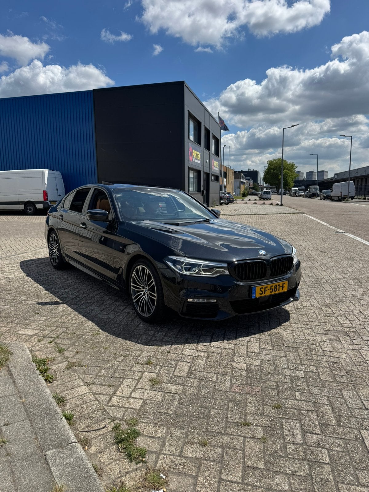 BMW 5-Serie 520i 184pk Aut. 2018 Zwart, Automaat, 1998 cc, Achterwielaandrijving, 4 cilinders