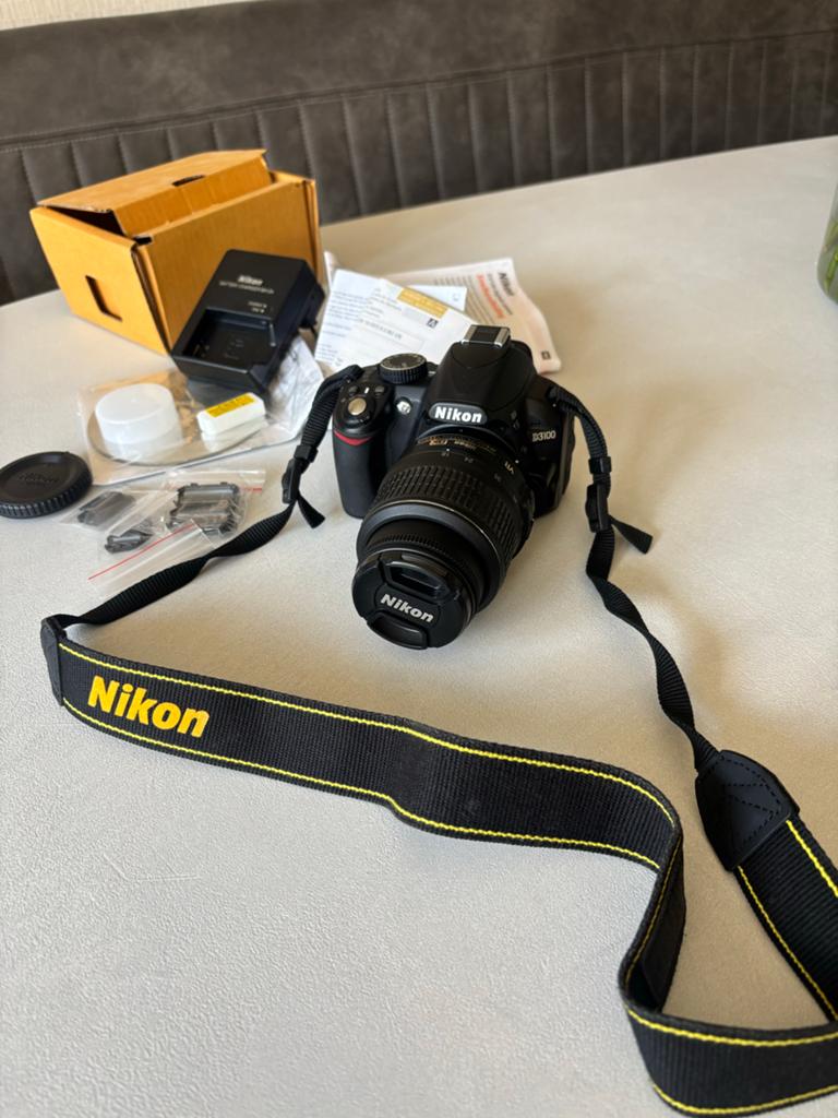 Nikon D3100 + 18-55 mm lens, zo goed als nieuw, Ophalen, Zo goed als nieuw, Nikon