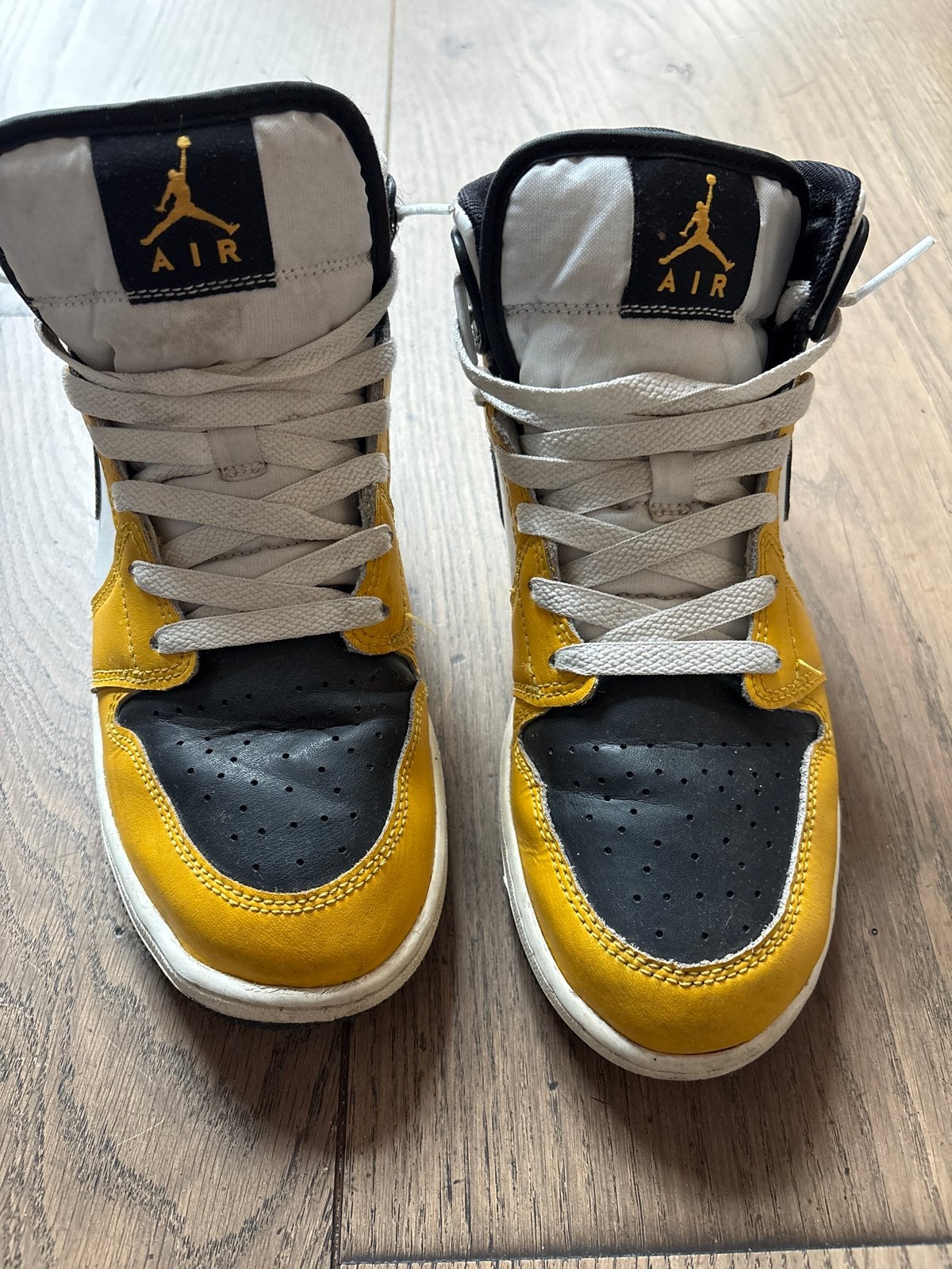 Nike Air Jordan 1 Mid - Zwart, Geel, Wit - Maat 39, Kleding | Dames, Schoenen, Gedragen, Sneakers of Gympen, Zwart, Ophalen of Verzenden