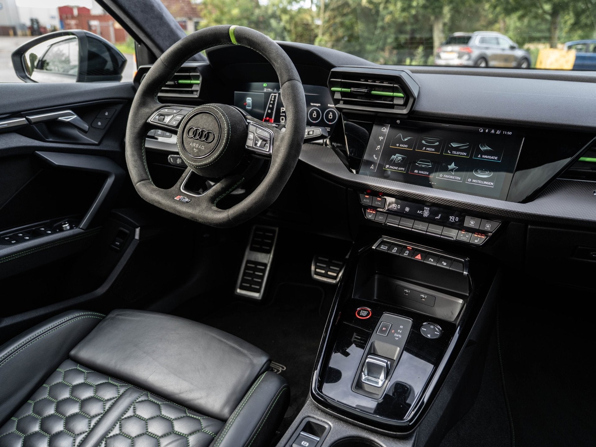 Foto 2 van Audi A3 Limousine 2.5 TFSI RS 3 QUATTRO | FULL OPTION | KERA