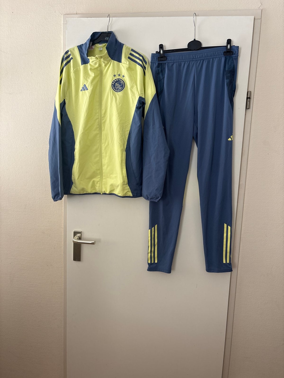 Ajax trainingspak Adidas maat 176 (15-16 jaar), Meerkleurig, Overige maten, Ophalen of Verzenden, Zo goed als nieuw