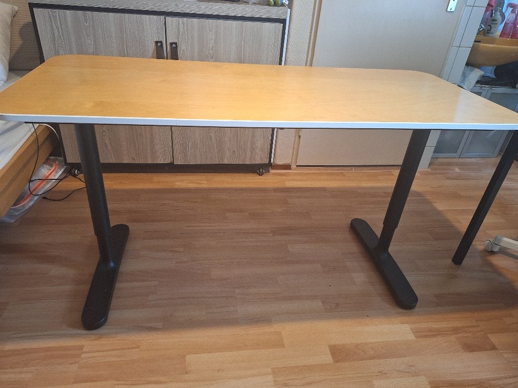 Verstelbaar bureau/tafel, Ophalen, Gebruikt, In hoogte verstelbaar, 140 cm