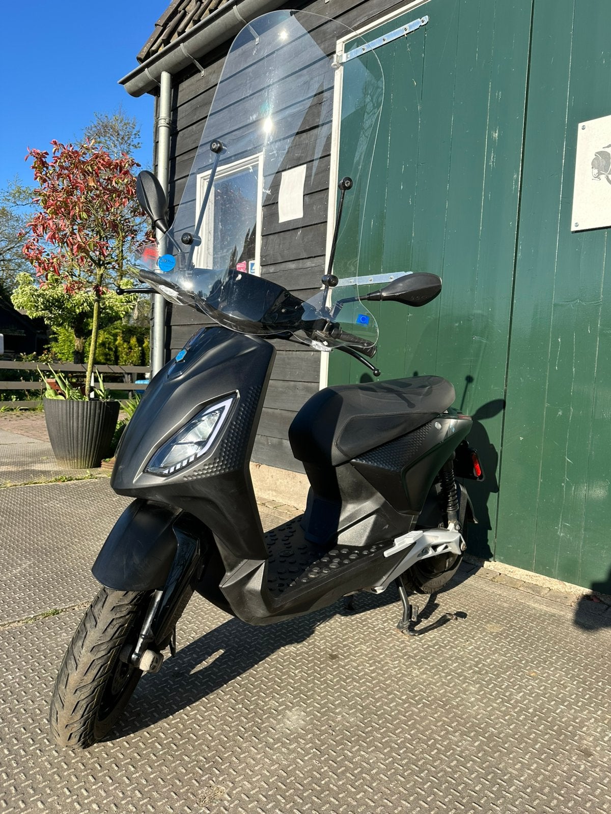 Super mooie elektrische Piaggio One scooter 2023 9728 km, Ophalen, Zo goed als nieuw, Elektrisch, Overige modellen