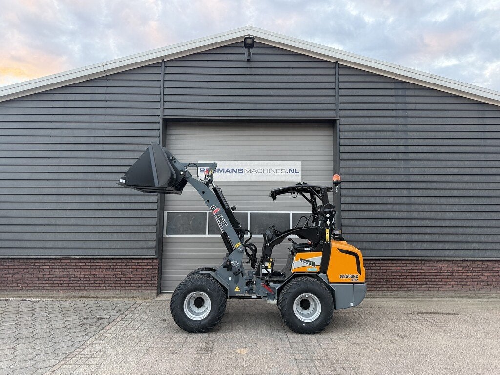 Giant G2500 X-TRA HD shovel NIEUW met PRO-INCHING, Tobroco, Info@tobroco.nl, Sprendlingenstraat 57
5061 KM  Oisterwijk, Wiellader of Shovel