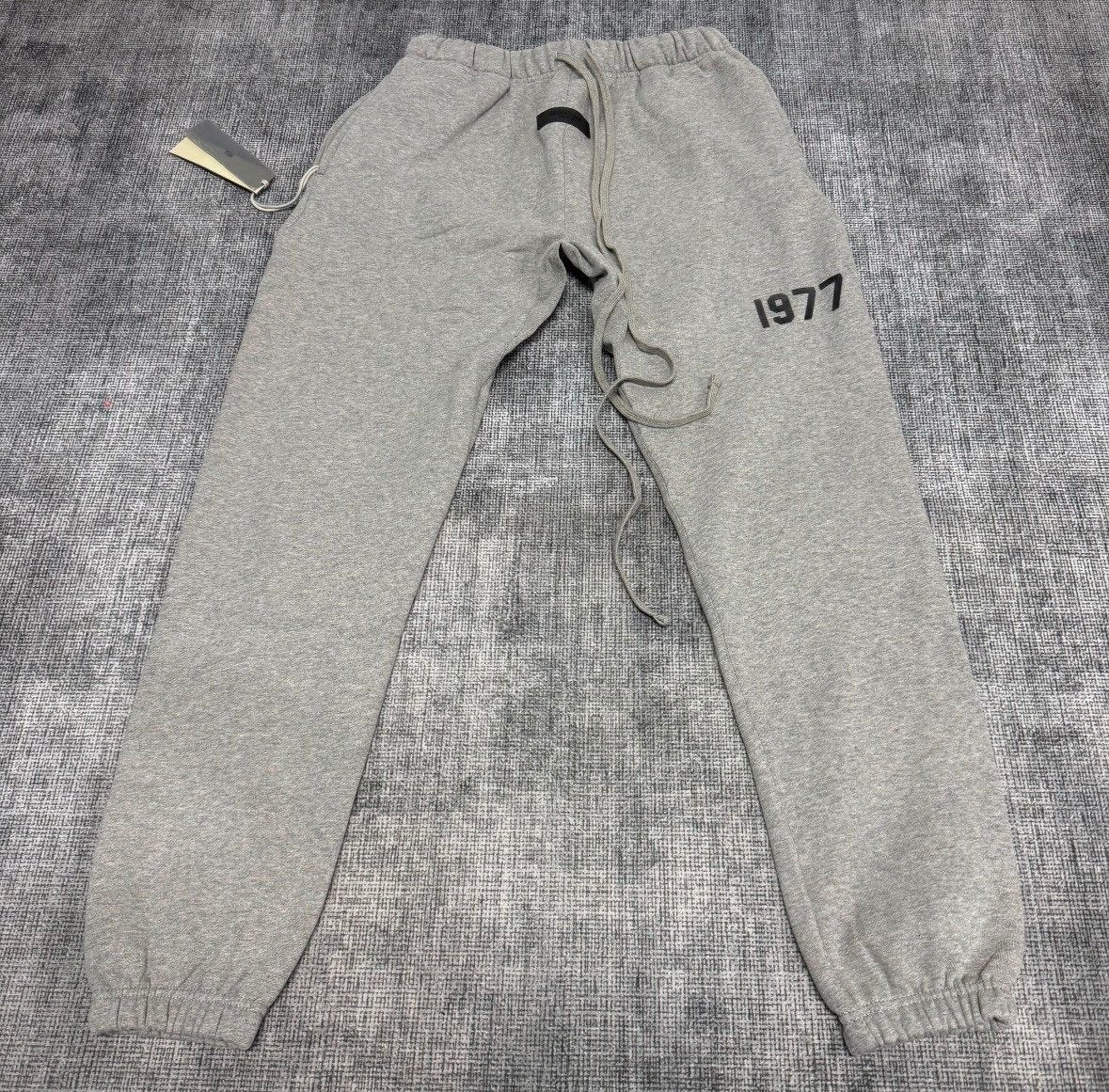 Fear of God Essentials 1977 Hoodie en Joggingbroek Set, Ophalen of Verzenden, Nieuw, Maat 46 (S) of kleiner, Grijs