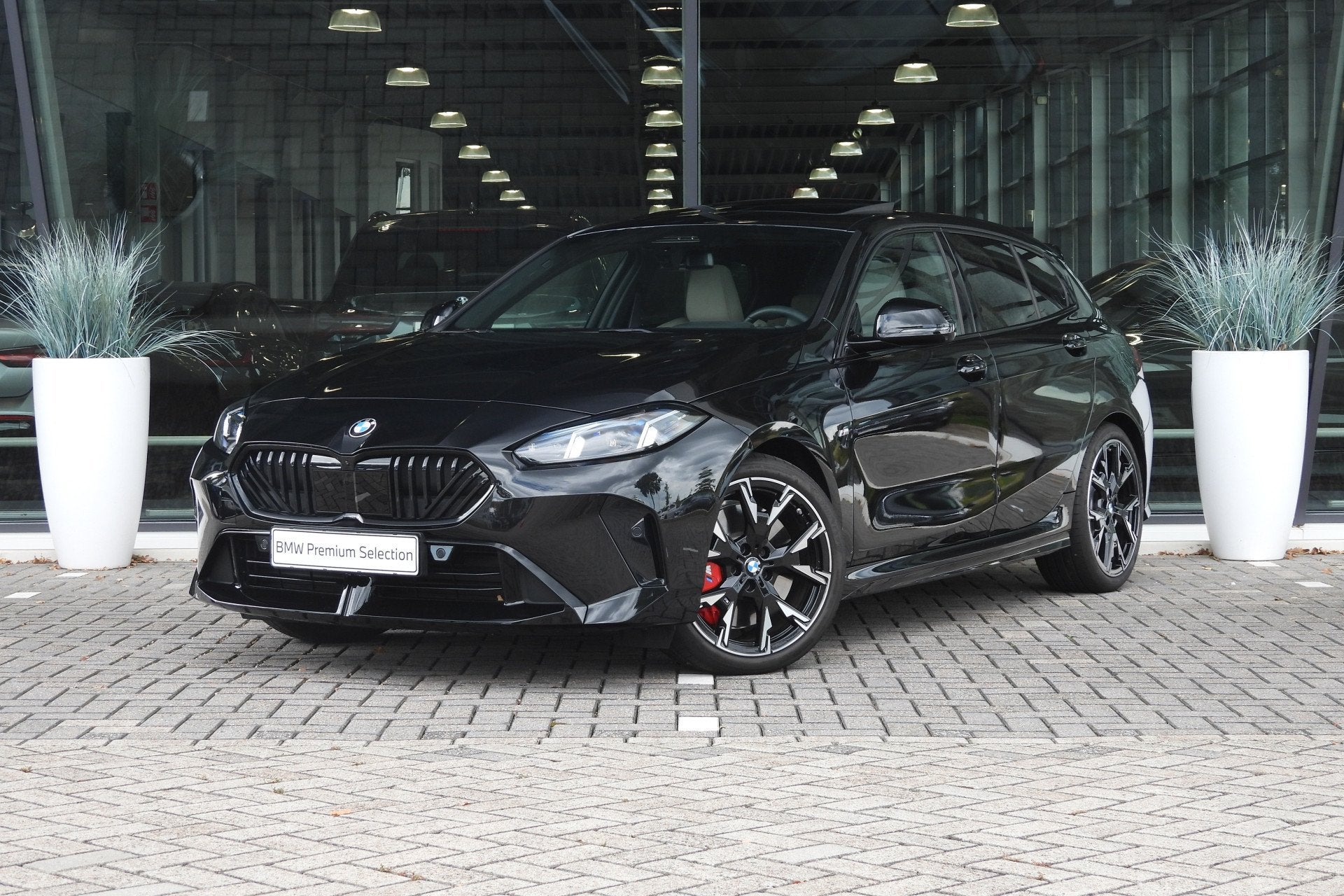 BMW 1 Serie 120 M Sport Automaat / Panoramadak / Achteruitri, Auto's, Zwart, 156 pk, Zwart, Bedrijf