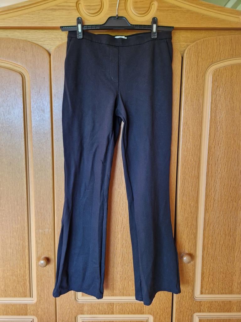 Modström zwarte flared broek maat M, Maat 38/40 (M), Modström, Zwart, Ophalen of Verzenden