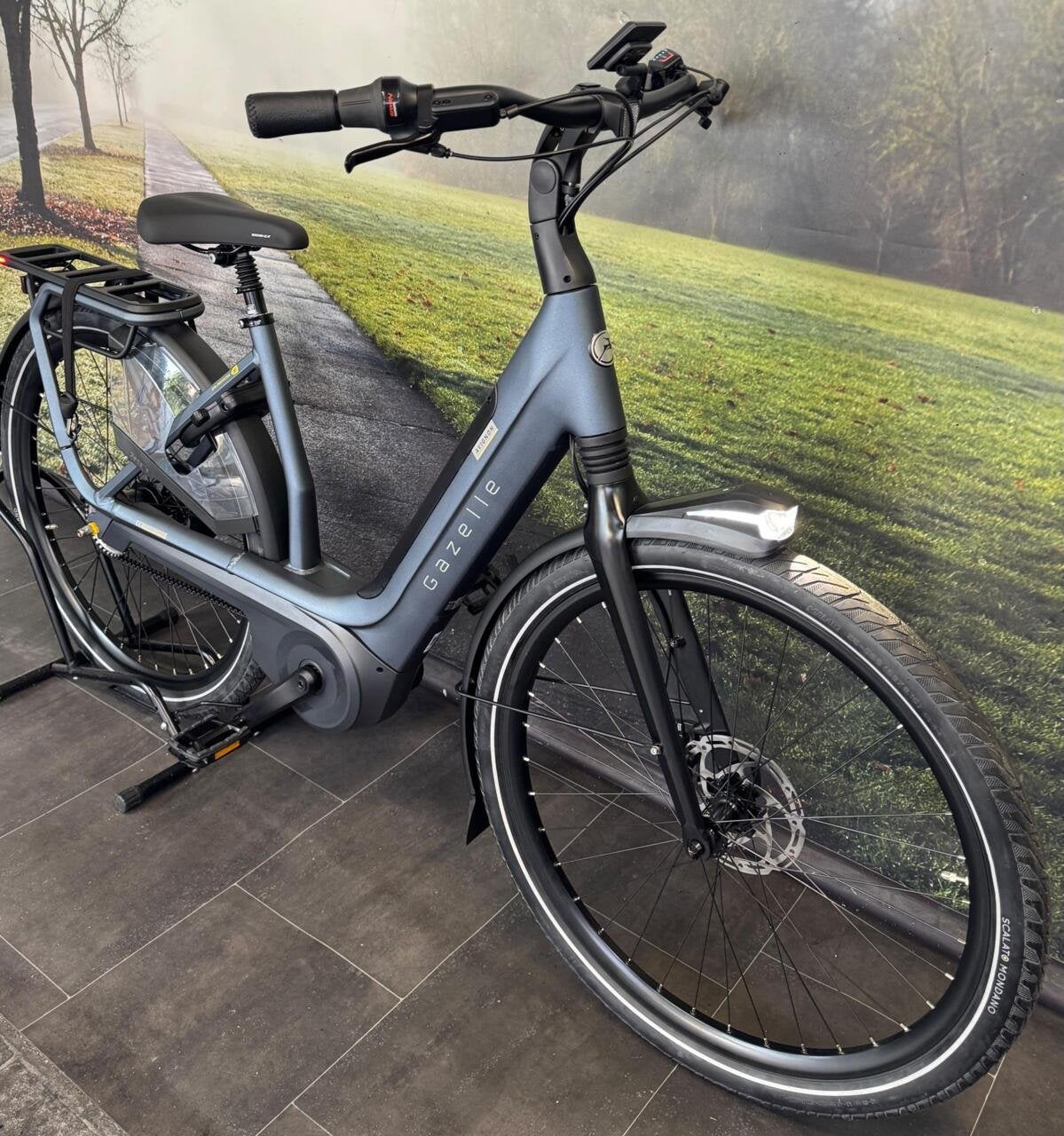 NIEUWE Gazelle Avignon C5 - 625WH - Riem - €1100 Korting, Koninklijke Gazelle N.V., Wilhelminaweg 8 6951 BP Dieren Nederland, Nieuw