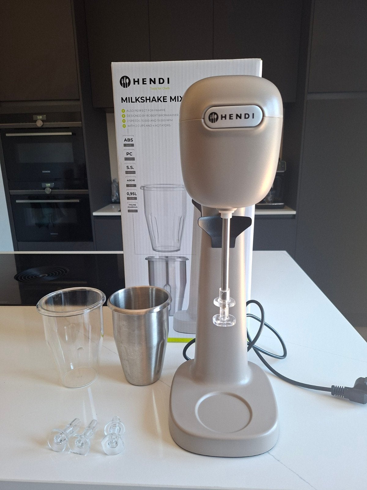Hendi Milkshake Mixer - met 2 Bekers en 4 Opzetstukken, 2 snelheden, Ophalen of Verzenden, Zo goed als nieuw, Vaatwasserbestendig