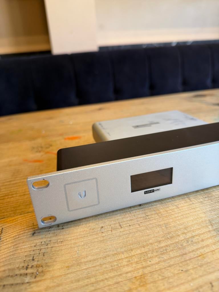 Ubiquiti UniFi Cloud Key Gen2 Plus UCK-G2-PLUS, Ophalen of Verzenden, Gebruikt, Router