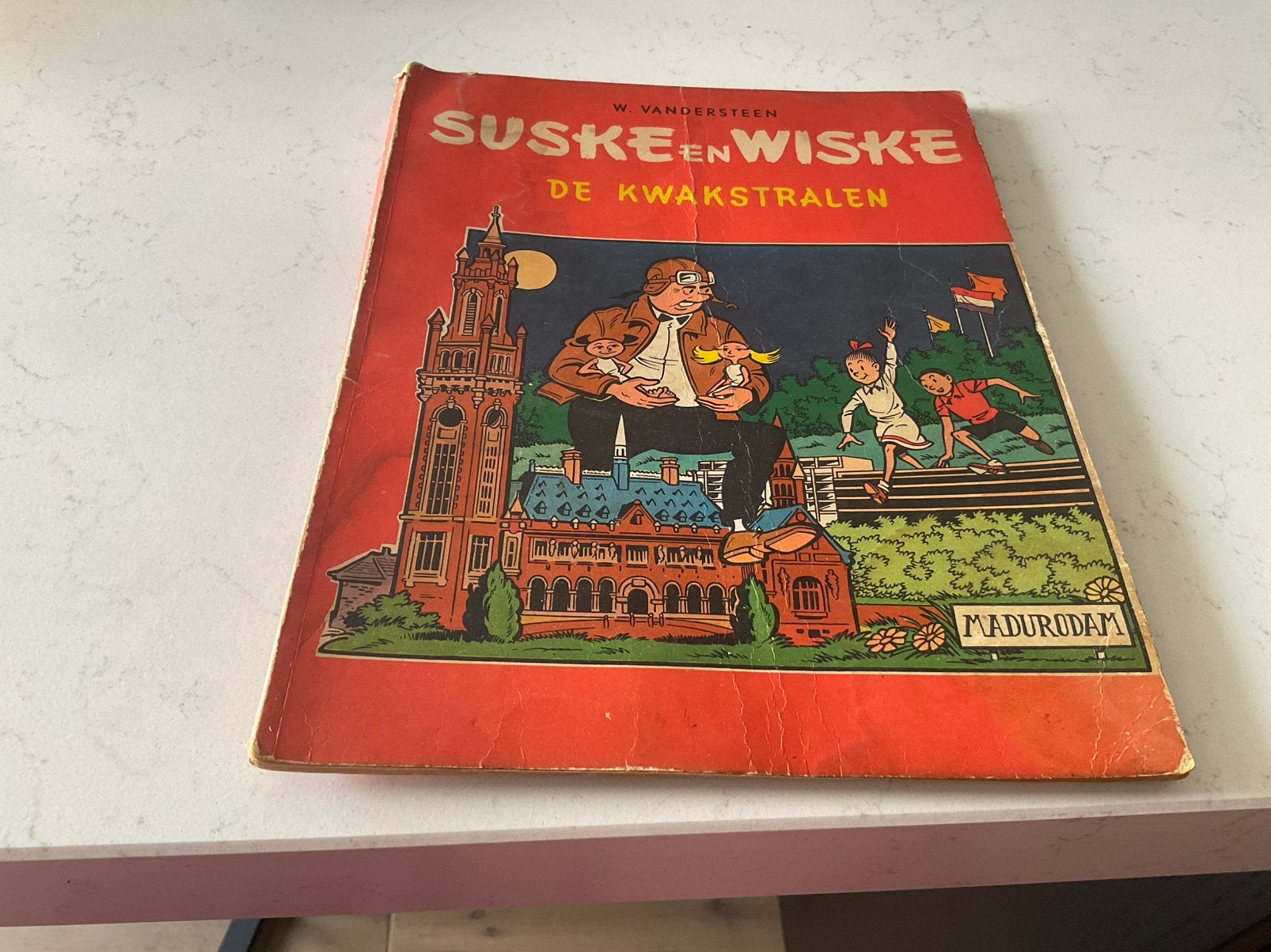 Een oude Suske en Wiske de Kwakstralen, Eén stripboek, Ophalen of Verzenden, Gelezen, Willy Vandersteen