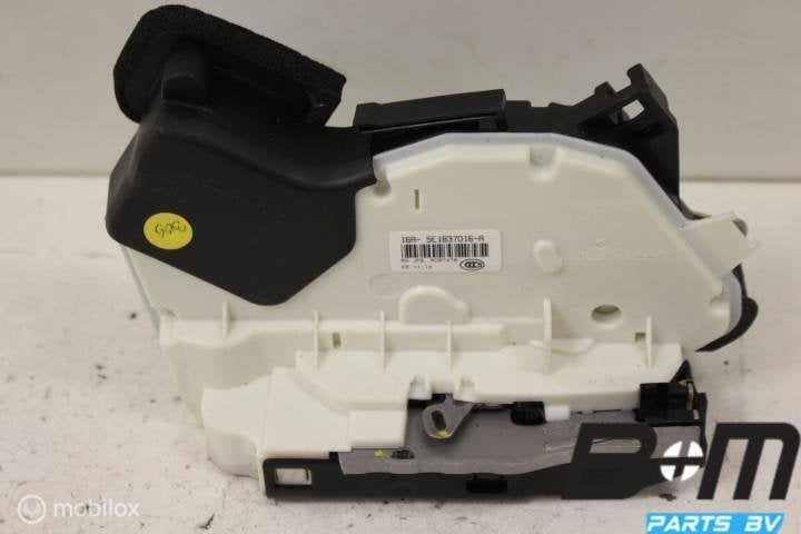 Portierslot RV (bijrijderskant) Volkswagen Passat B8 Sedan, Auto-onderdelen, Interieur en Bekleding, Gebruikt