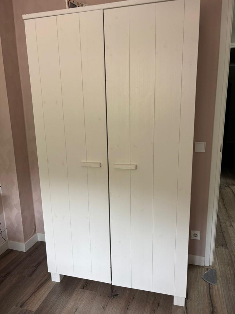 Complete houten kinderkamer: bed (200x90) en kast, Kinderen en Baby's, Kinderkamer | Complete kinderkamers, Ophalen of Verzenden