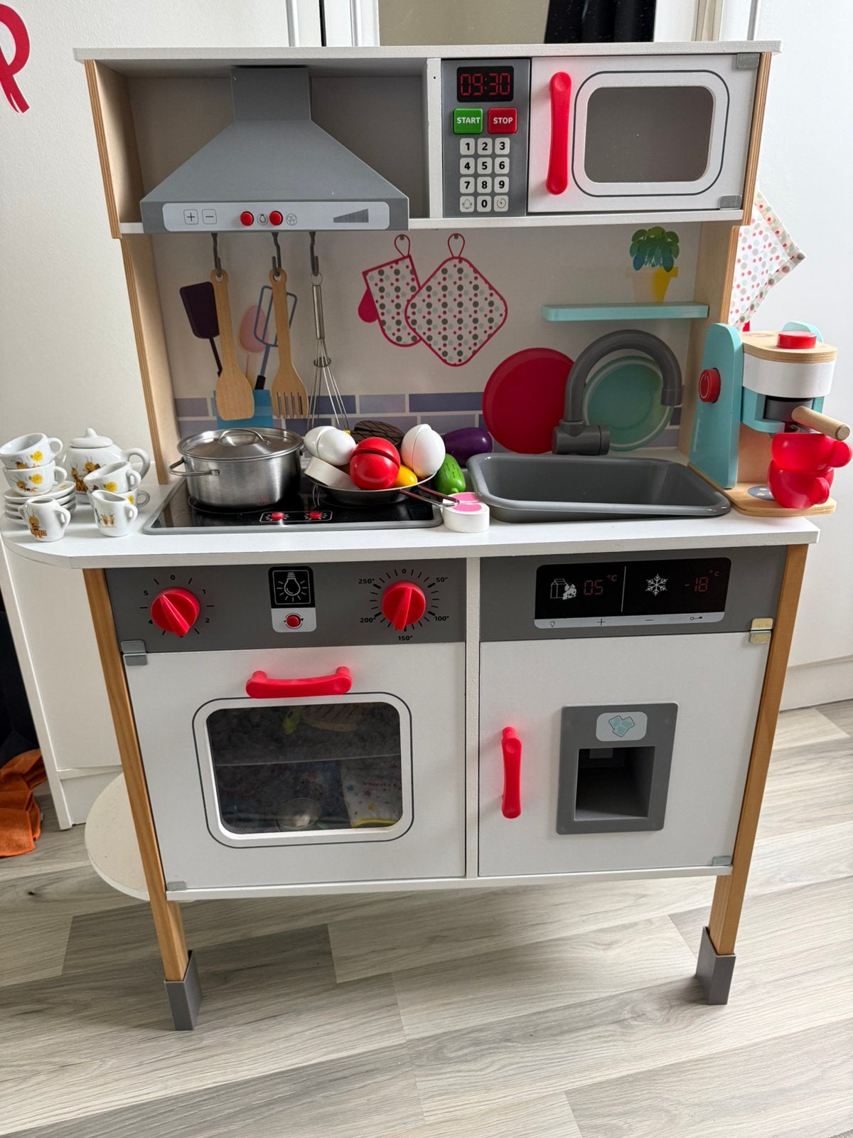 Zeer uitgebreide houten speelkeuken met veel accessoires!, Ophalen, Gebruikt, Hout, Speelkeuken