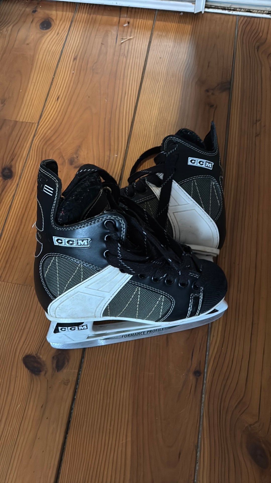 CCM Skates US Size 3, Ophalen of Verzenden, Zo goed als nieuw, Schaatsen