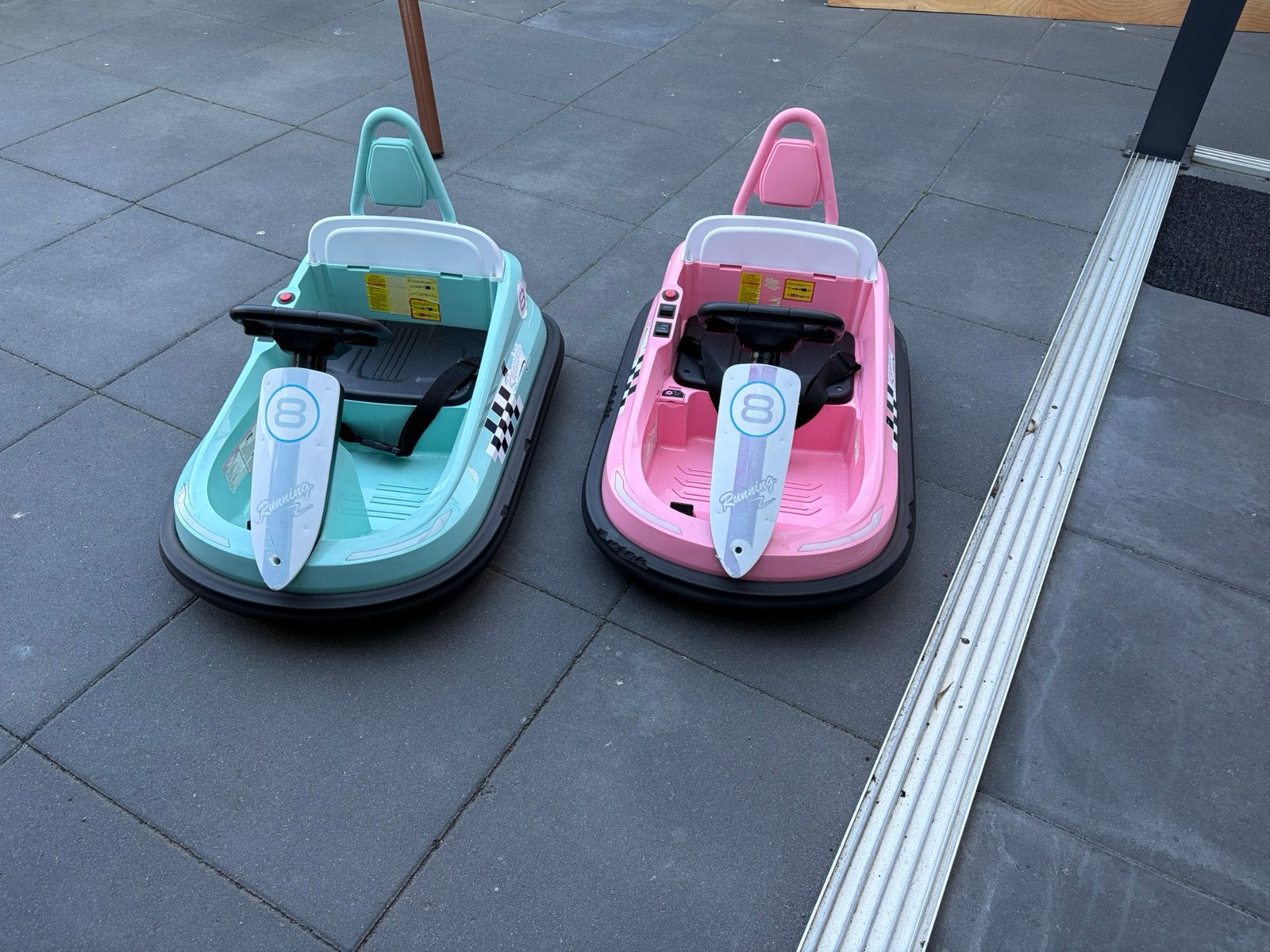 Kinder botsauto’s 2 stuks, Ophalen, Gebruikt