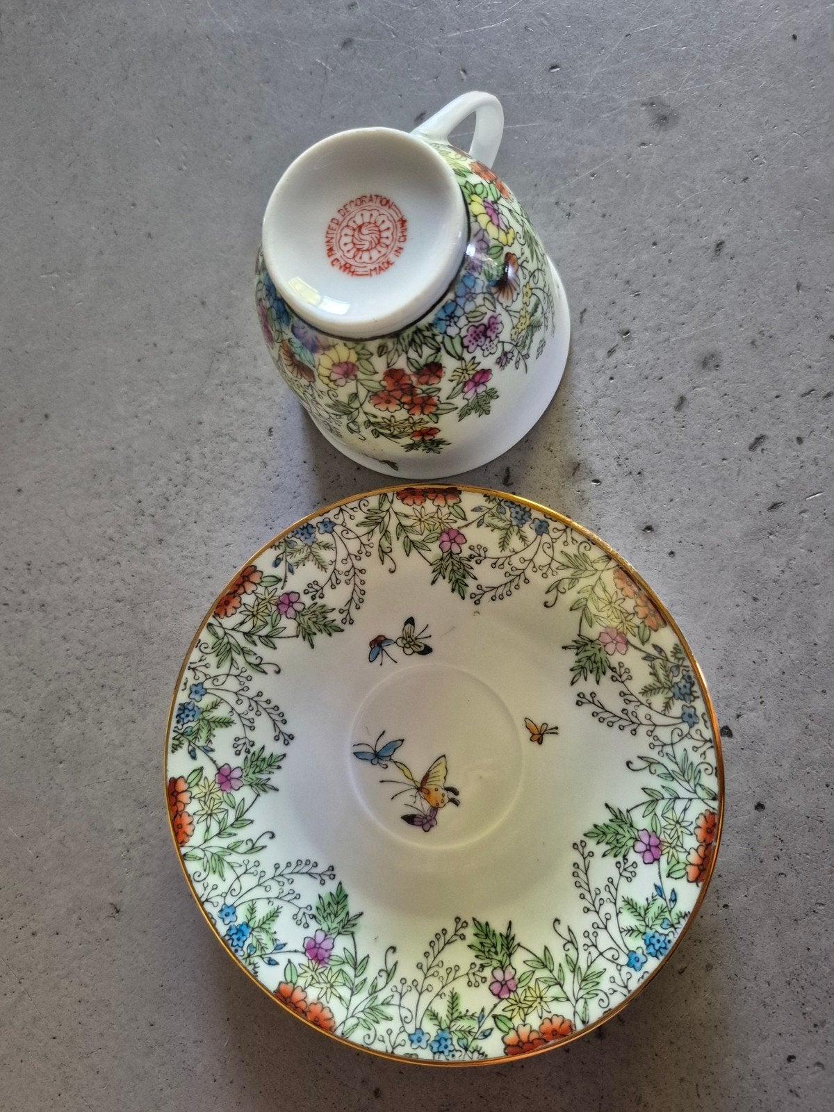 Titel: Vintage Chinees Macau Porselein Kop en Schotel - Duiz, Antiek en Kunst, Ophalen of Verzenden