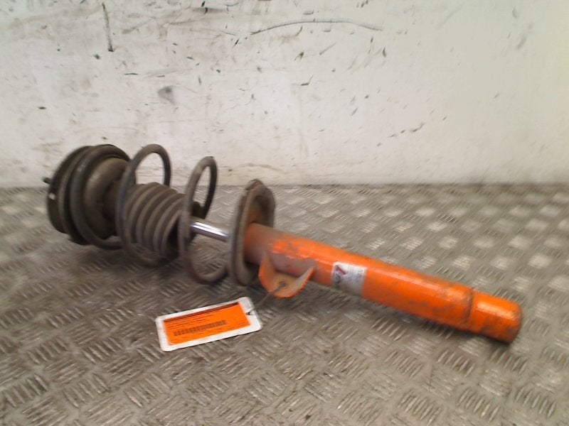 Veerpoot Rechts Voor BMW 3 serie (E46/4) 2002 87501029R, Gebruikt, Petuelring 130, München 80809, , Duitsland, BMW, Bayerische Motoren Werke AG