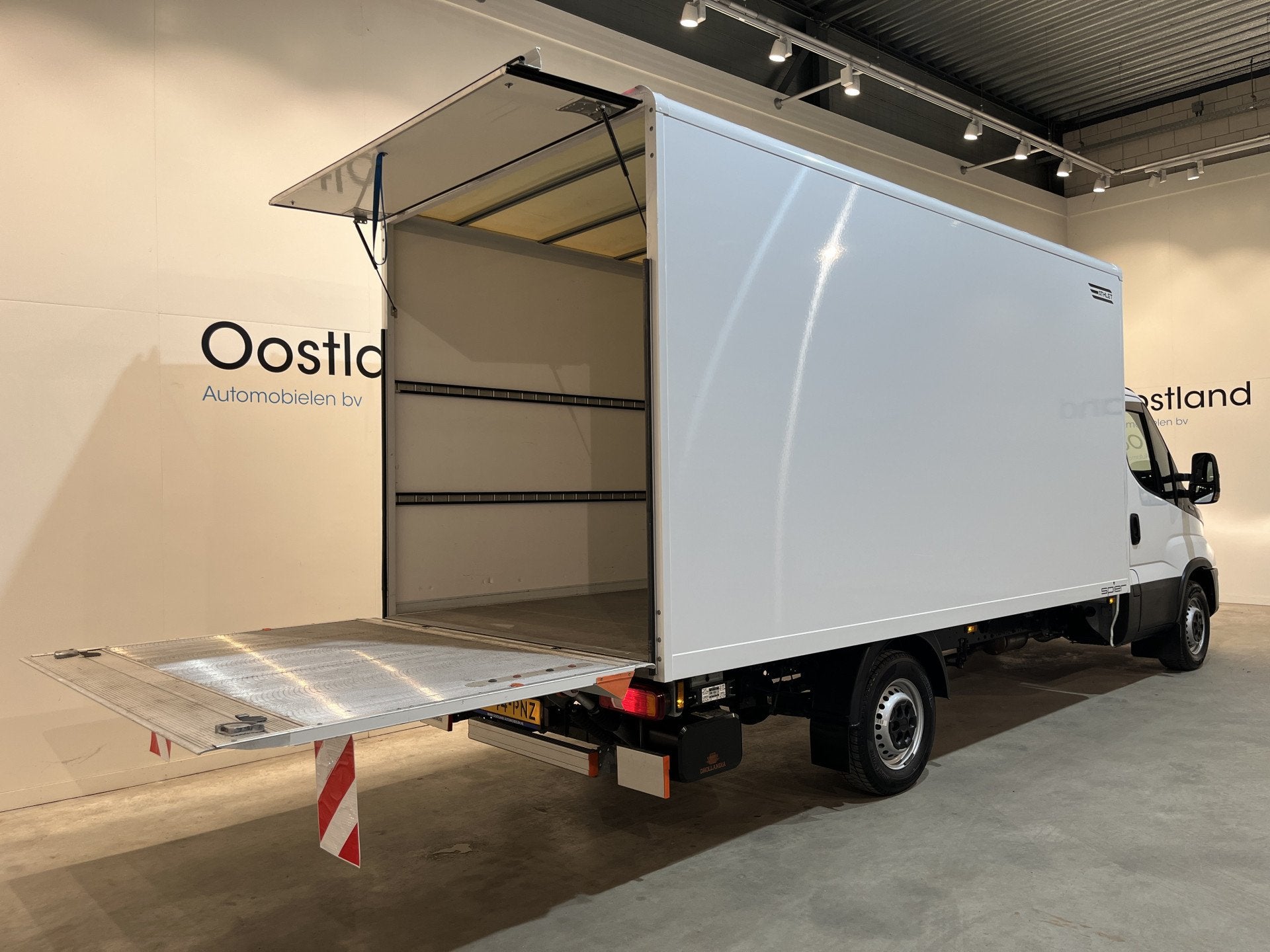 Iveco Daily 35S14V 2.3 410 Bakwagen / Dhollandia Laadklep /, Gebruikt, Wit, Bedrijf, Geïmporteerd