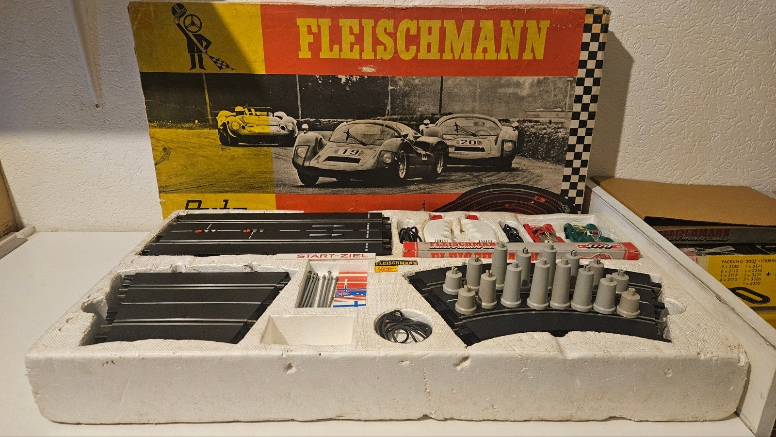 Fleishmann 3015   Auto Rally sport racebaan, Racebaan, Fleischmann, Zelf te bouwen, Ophalen of Verzenden