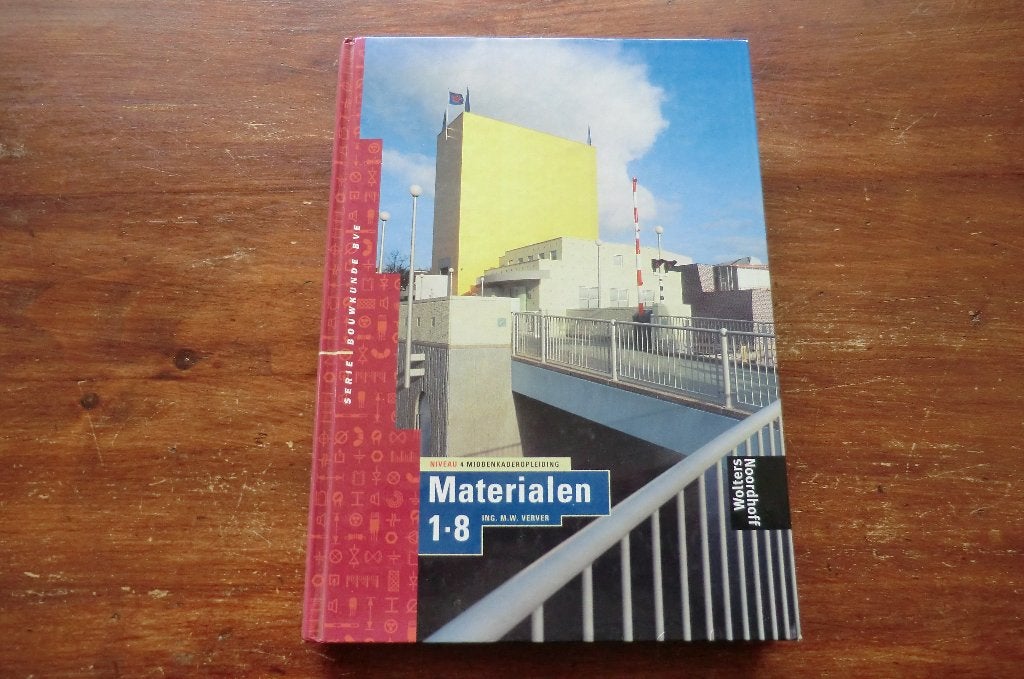 boek - Materialen 1-8 - M.W. Verver / niveau 4, Bouwkunde, Boeken, Ophalen of Verzenden, Beta, Gelezen, MBO