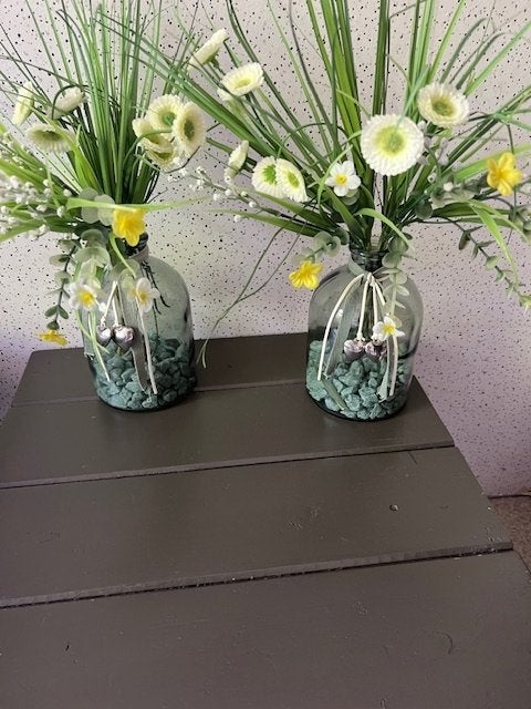 Set van 2 decoratieve groene flessen / vazen, Gebruikt, Inclusief decoratie, Ophalen of Verzenden, Glas