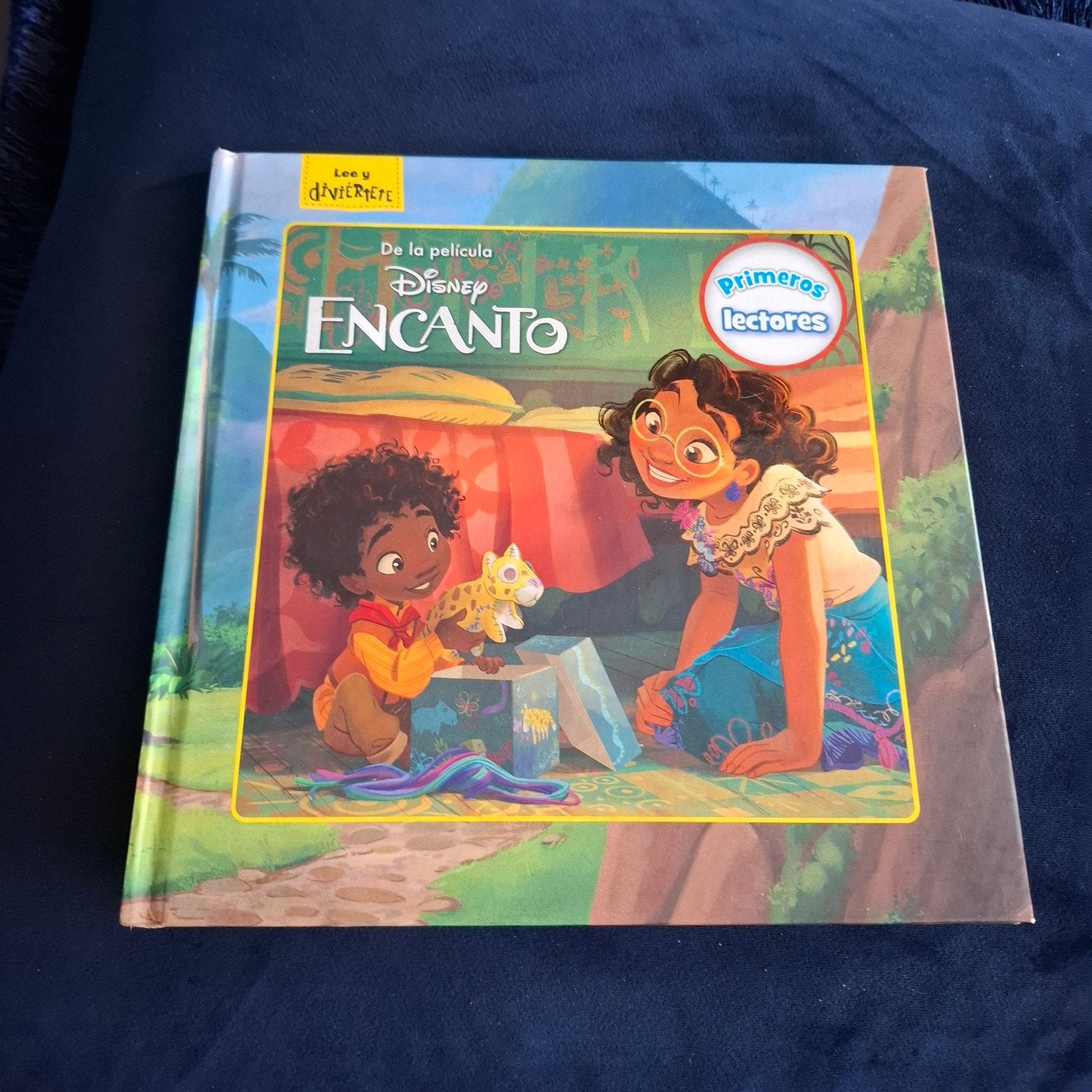 Disney Encanto: Primeros Lectores - Zo goed als nieuw, Ophalen of Verzenden, Zo goed als nieuw