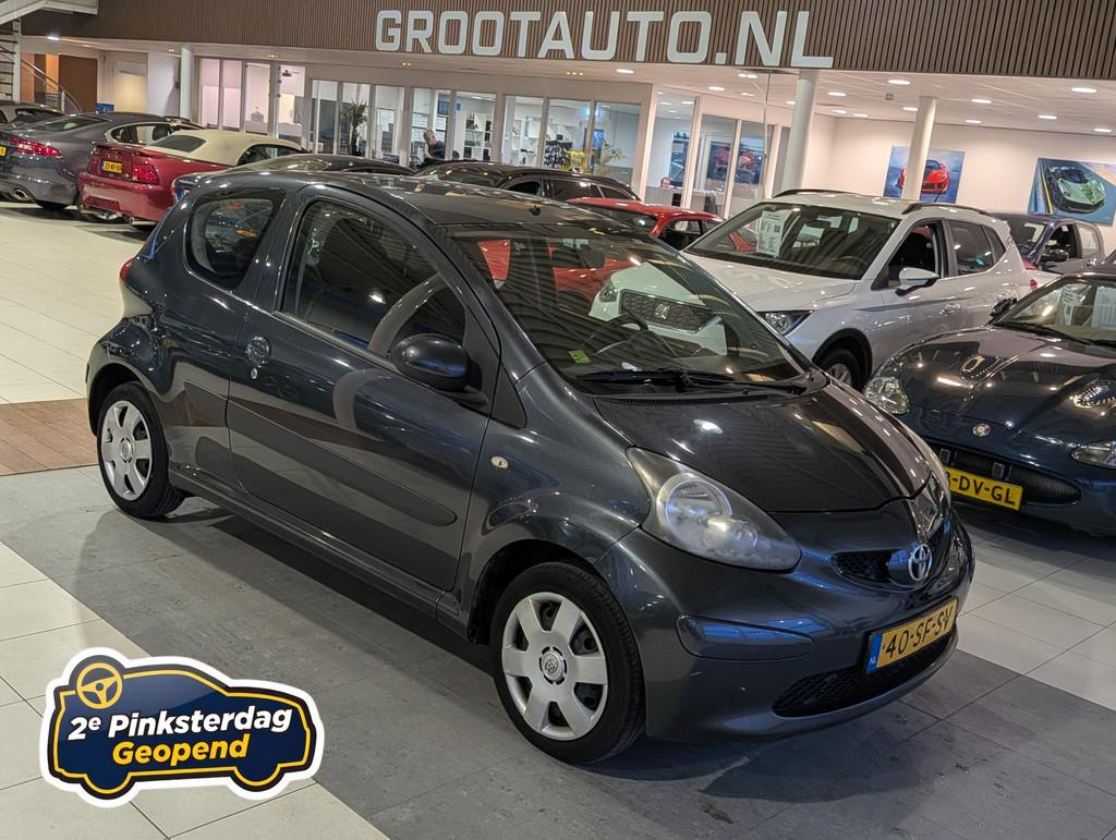 Toyota Aygo 1.0-12V + Airco, Stuurbekrachtiging (bj 2006), Voorwielaandrijving, Stof, Gebruikt, Zwart
