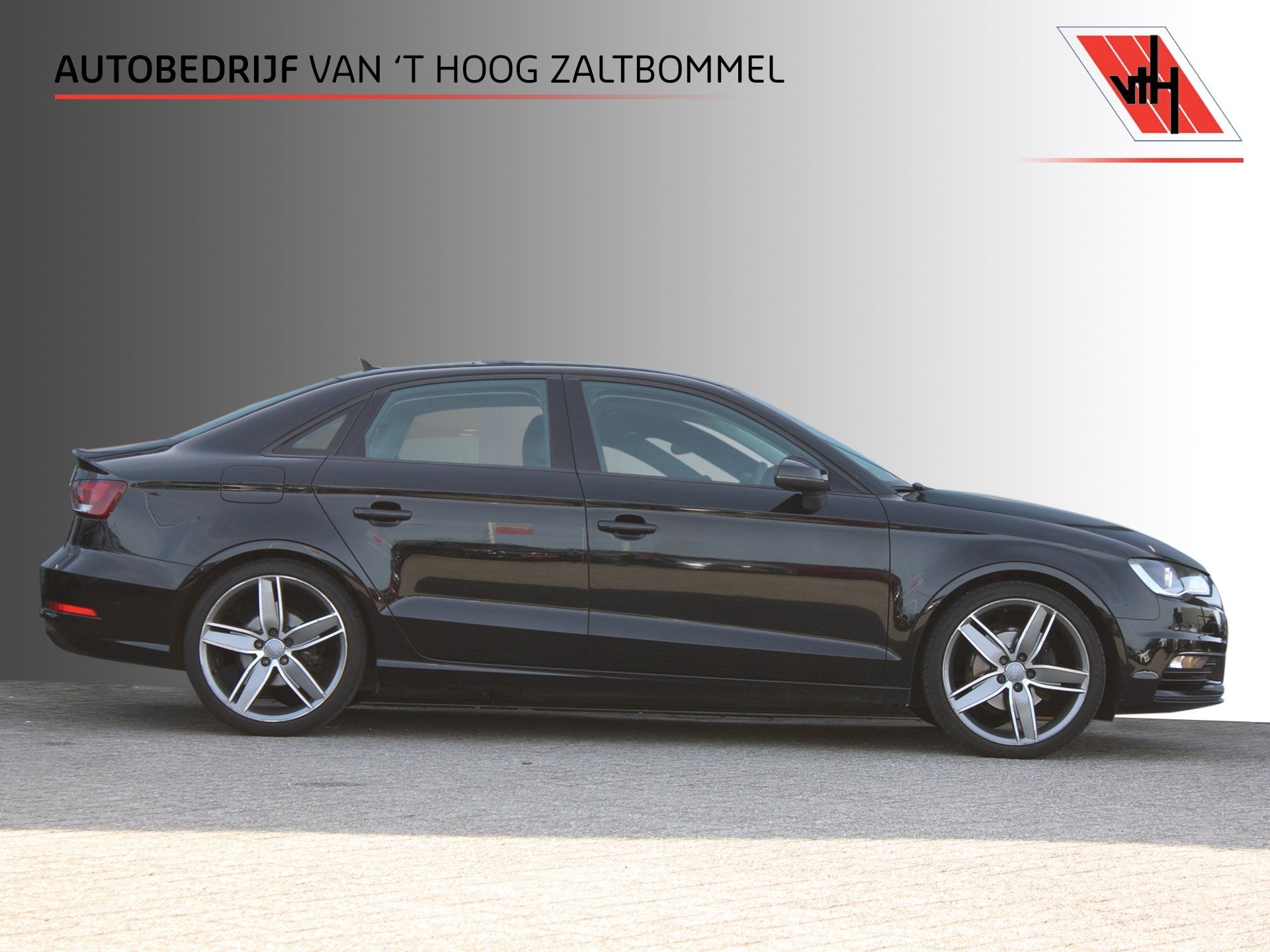Audi A3 Limousine 1.4 TFSI CoD Ambition Pro Line PANORAMADAK, Auto's, Stof, Gebruikt, 4 cilinders, Zwart