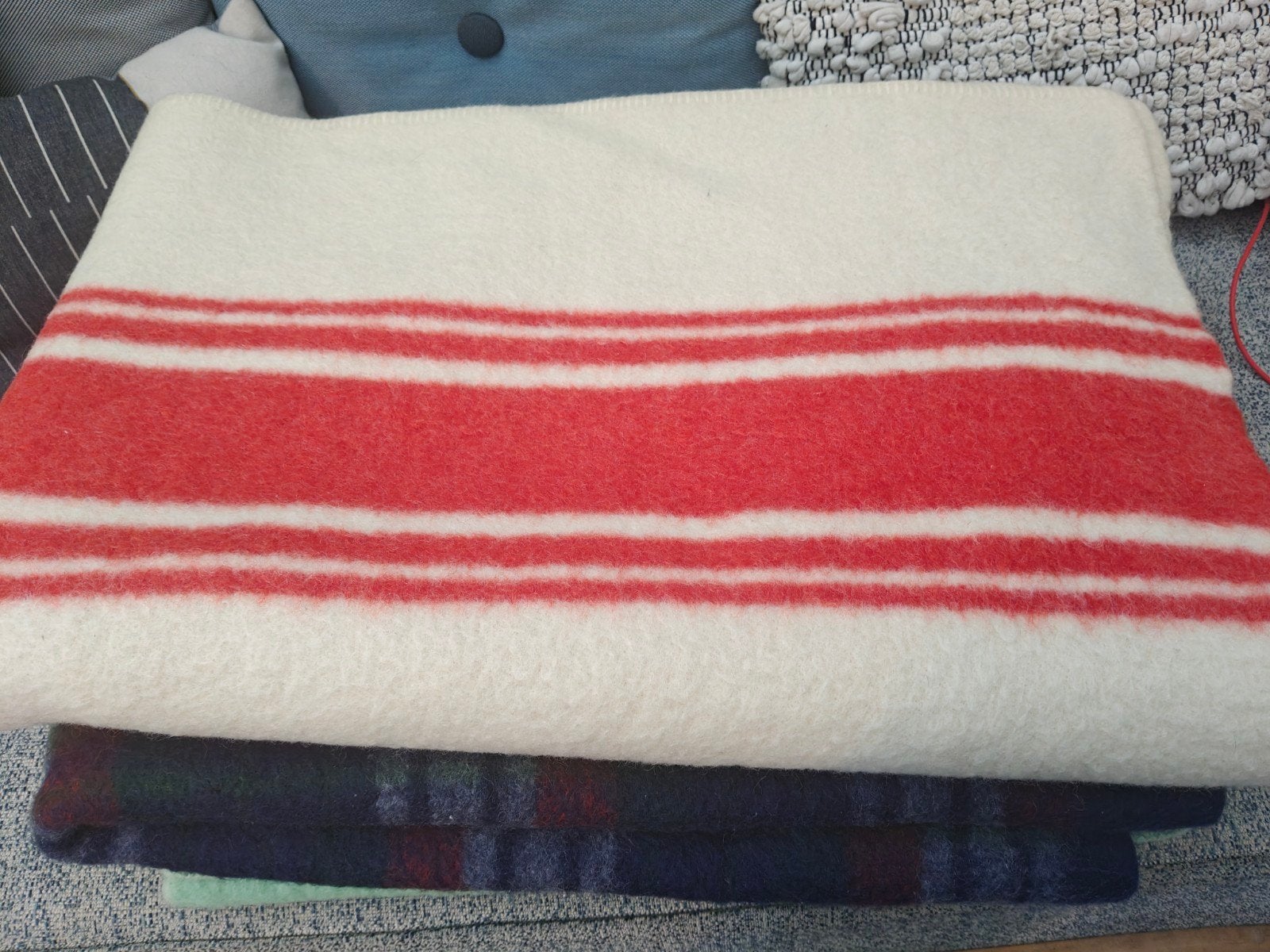 Vintage witte wollen dekens rode streep Koninklijke Marine, Huis en Inrichting, Slaapkamer | Beddengoed, Eenpersoons, Wit, Ademend