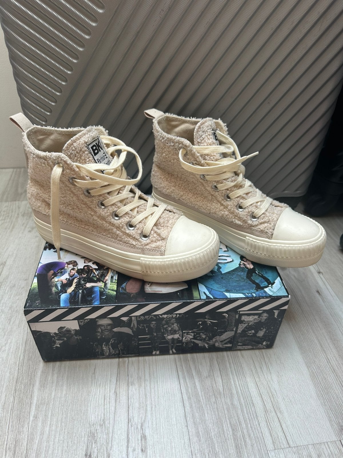 Teddy sneakers mt 38, Beige, Ophalen of Verzenden, Sneakers of Gympen, Zo goed als nieuw