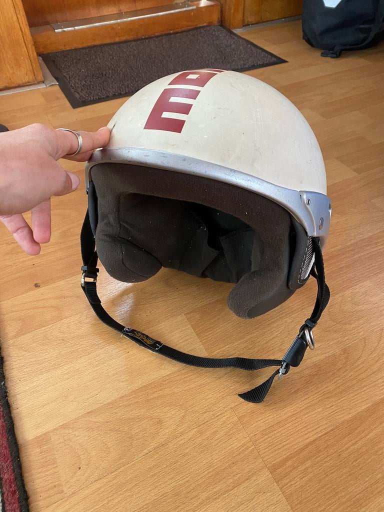 Helm Momo Design, Fietsen en Brommers, Brommerhelmen, Ophalen of Verzenden, Zo goed als nieuw