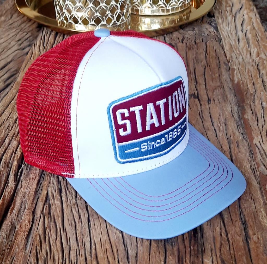Trucker pet cap nieuw rood lichtblauw en wit, Ophalen of Verzenden, Nieuw, One size fits all, Pet