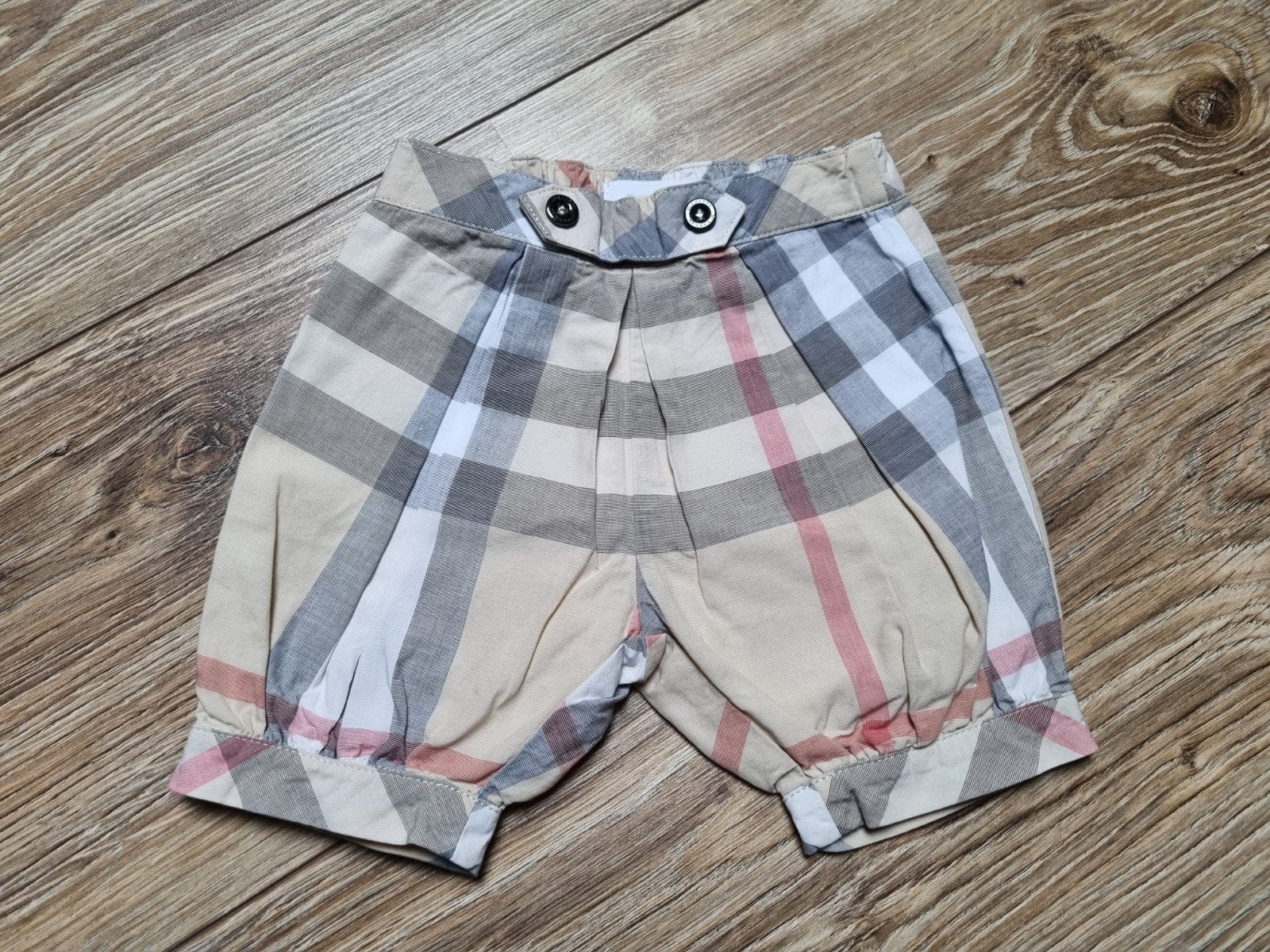 Burberry broekje maat 56, Kinderen en Baby's, Babykleding | Maat 56, Broekje, Meisje, Ophalen of Verzenden, Zo goed als nieuw