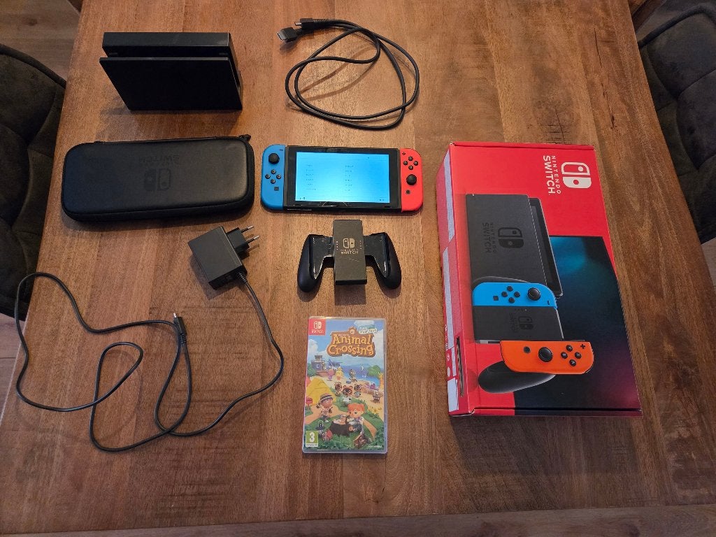 Nintendo Switch Compleet + SD kaart + Case + Optioneel Spel, Ophalen of Verzenden, Zo goed als nieuw, Met 1 controller, Switch Original