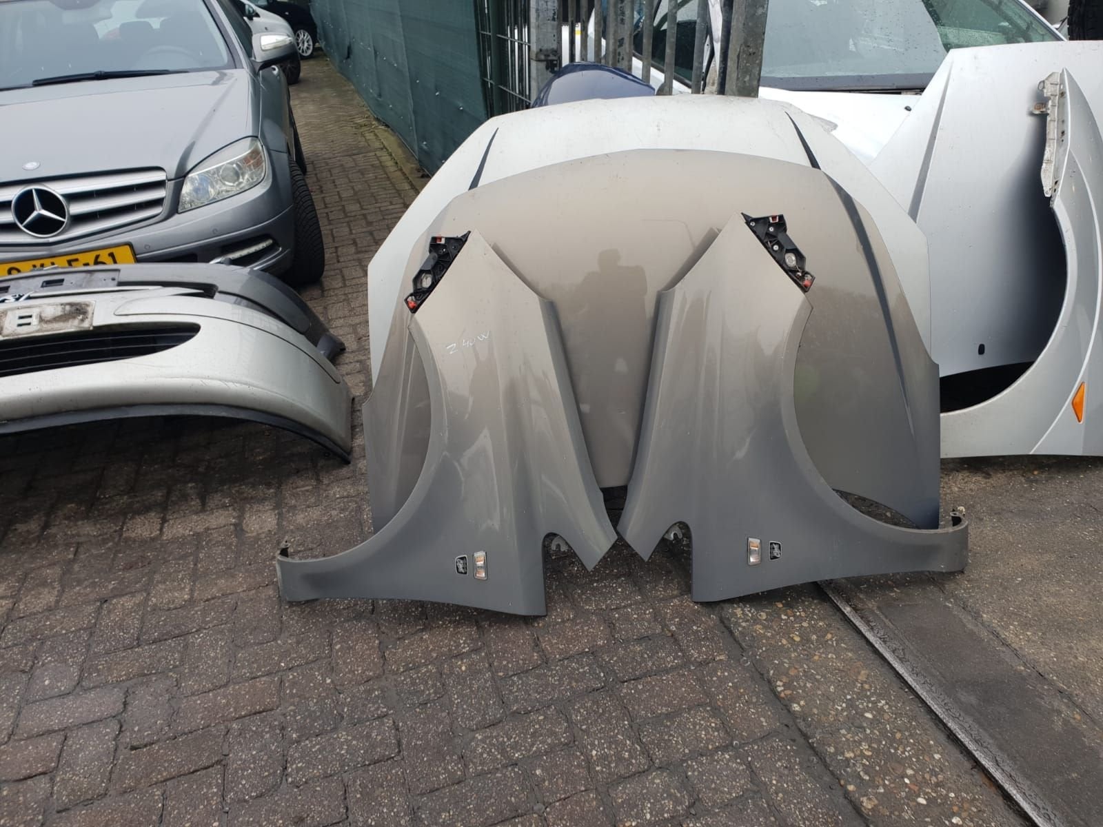 OPEL CORSA D VOORSCHERMEN LINKS +RECHTS KLEURCODE Z40W, Auto-onderdelen, Gebruikt, -, -, Ophalen of Verzenden