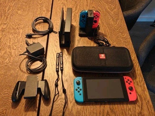 Nintendo Switch met accessoires, Ophalen, Zo goed als nieuw, Met 2 controllers, Switch Original