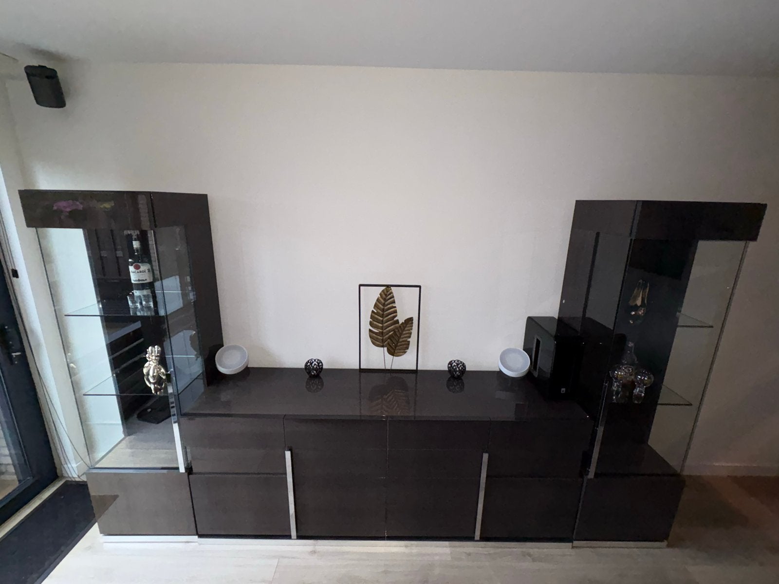 Modern dressoir met vitrinekasten, Ophalen, Zo goed als nieuw, 200 cm of meer, Met lade(s)