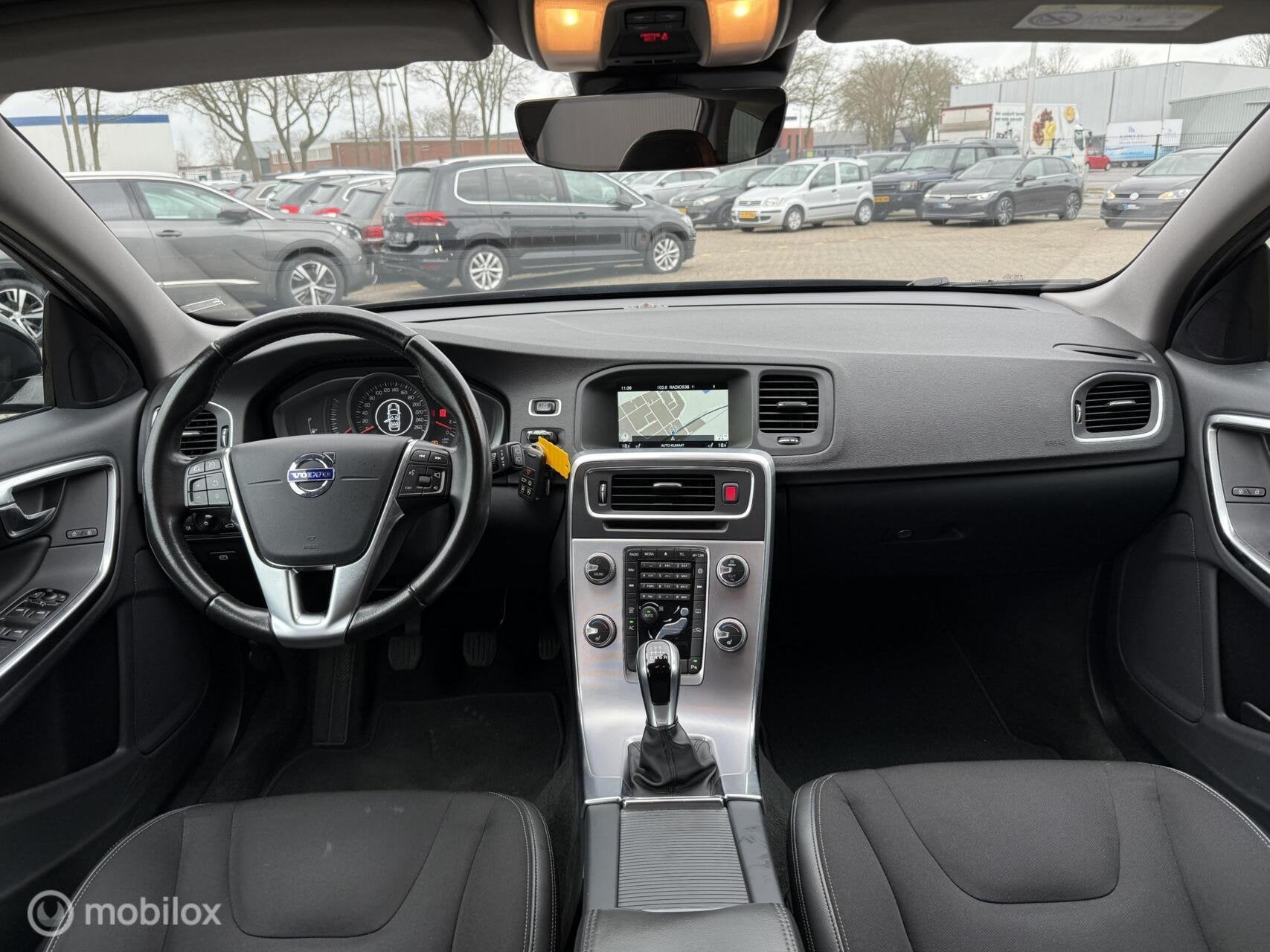 Volvo V60 Cross Country 2.0 D3 Summum, Voorwielaandrijving, 4 cilinders, Zwart, Origineel Nederlands