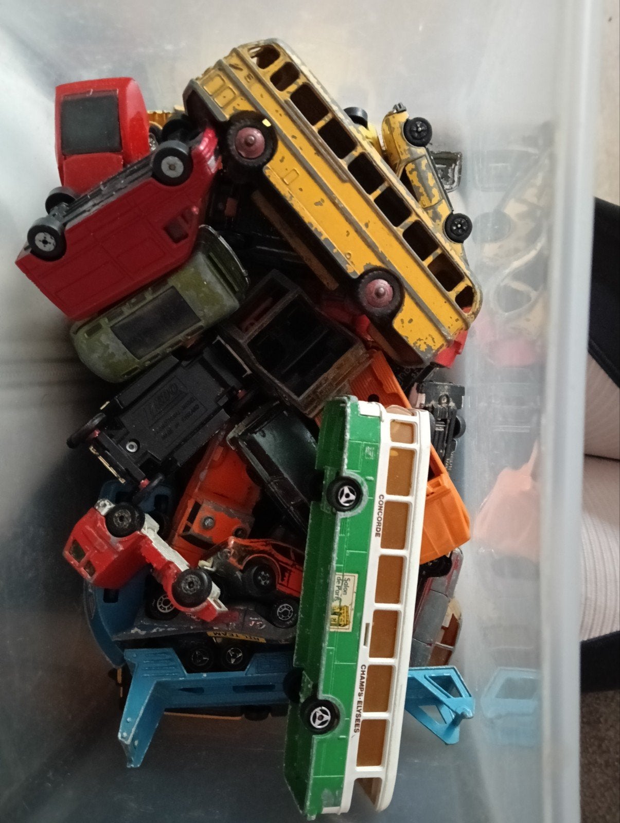 Verzameling vintage speelgoedauto's en bussen, Ophalen of Verzenden, Gebruikt
