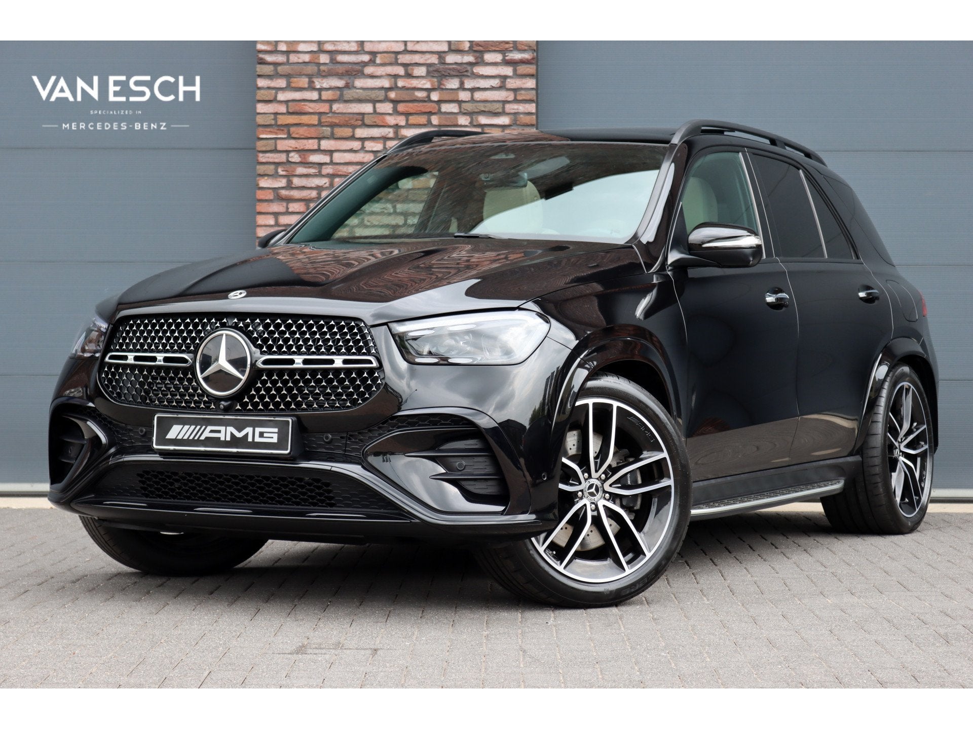 Mercedes-Benz GLE 400 e 4MATIC AMG Line | Luchtvering | Dist, Auto's, Gebruikt, 4 cilinders, Zwart, Bedrijf