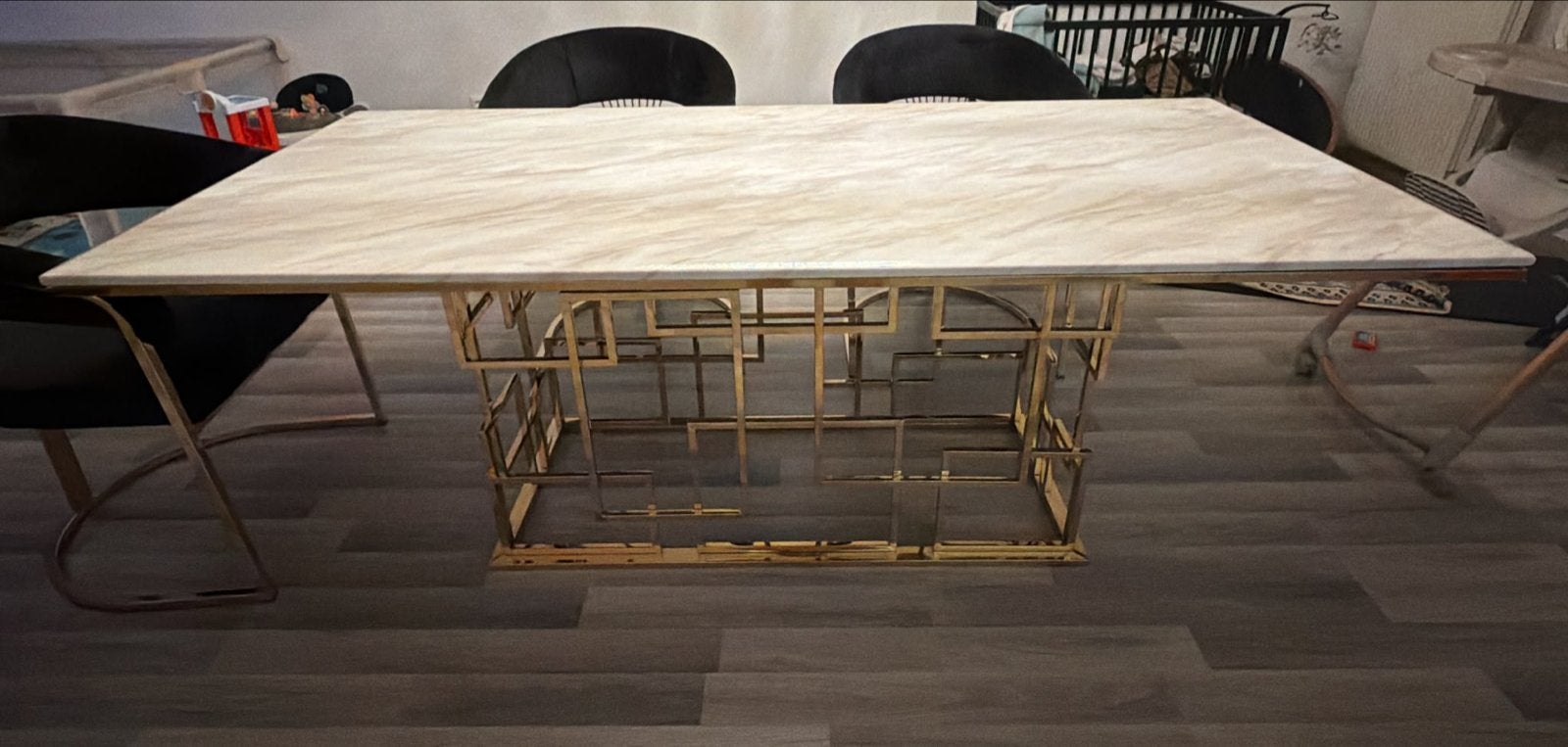 Elegante eettafel met marmerlook en gouden onderstel, 100 tot 150 cm, Zo goed als nieuw, Metaal, Vier personen